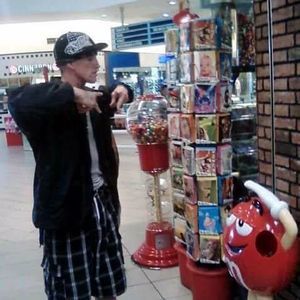 Meet your Posher, Ace